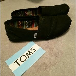 Classic Black Toms